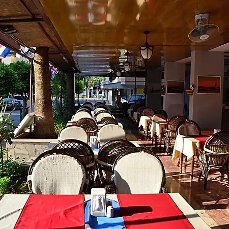 Apartahotel Maren 3*